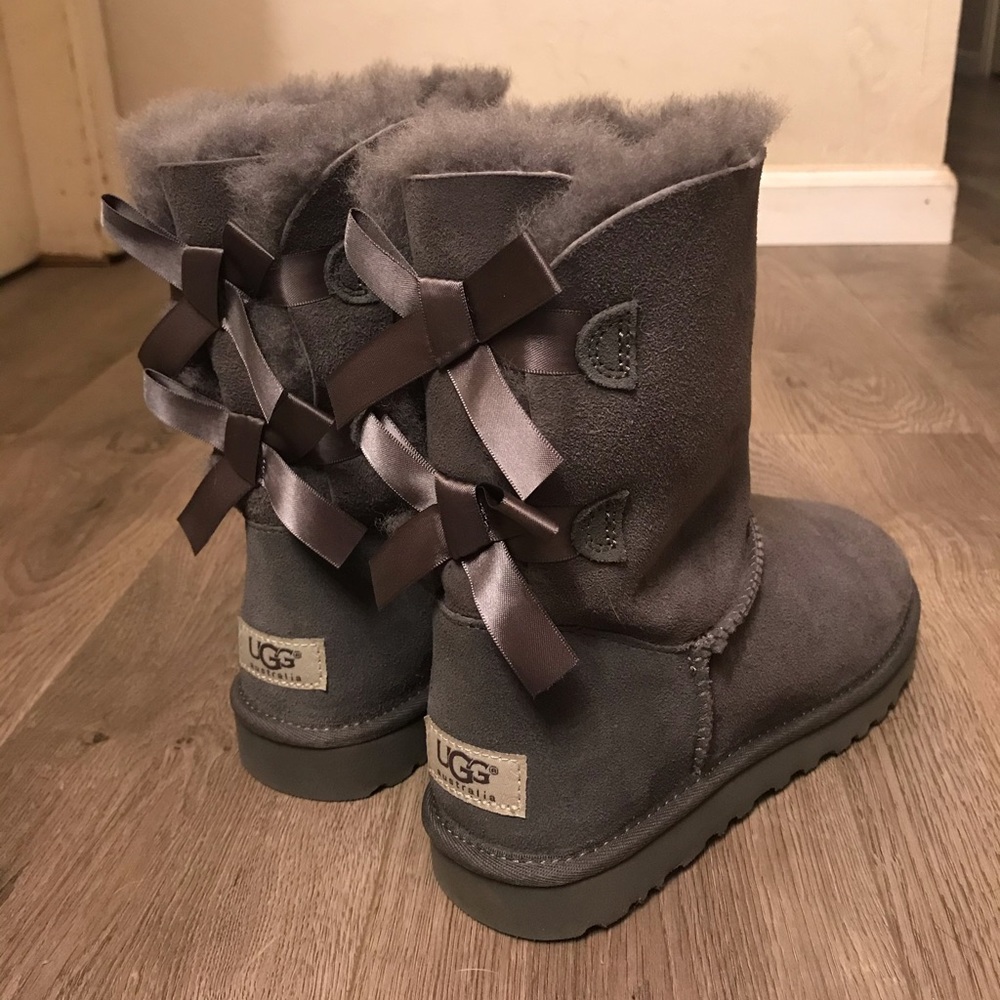 UGG BAILEY BOW II GREY SHEEPSKIN BOOTS NEW 1002954